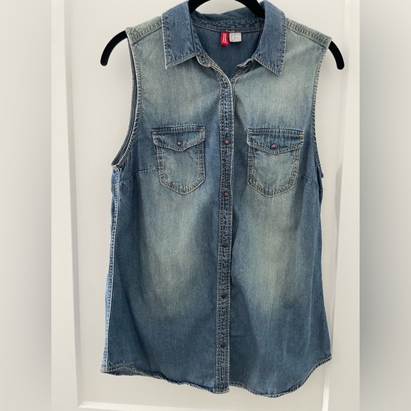 H&M Tops - H&M Denim Vest Shirt Size 10